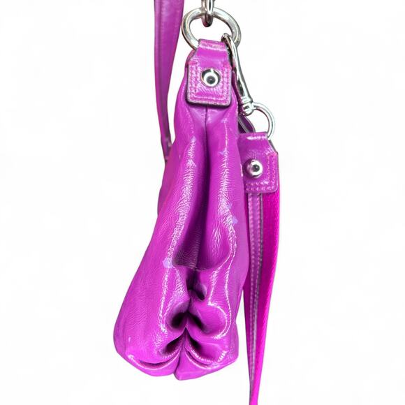 Coach Poppy Daisy Liquid Gloss
Berry Purple Pink Leather Crossbody Shoulder bag - Picture 4 of 10